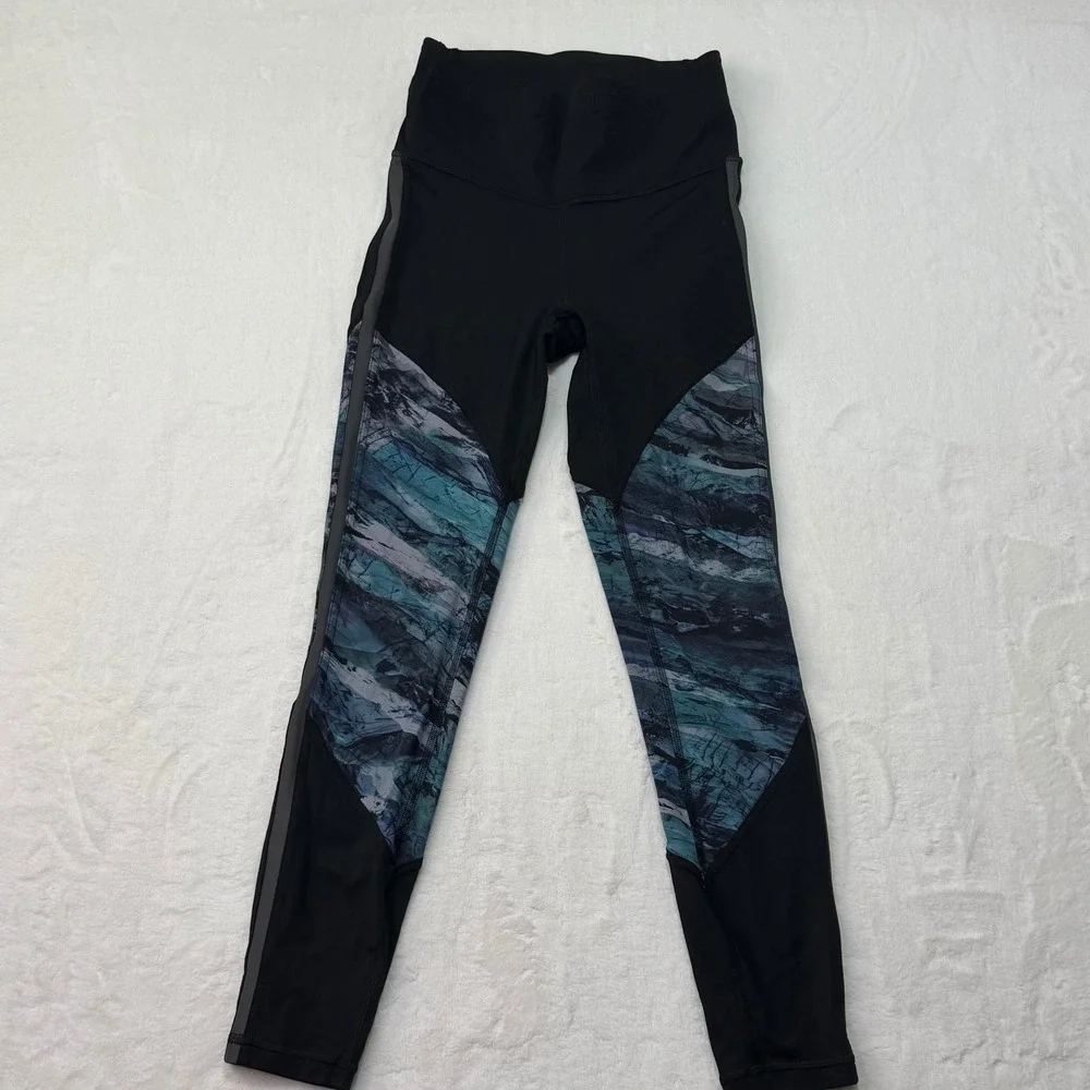 Lululemon Athletica‎ Black Blue Abstract Print Leggings Cropped Activewear Women